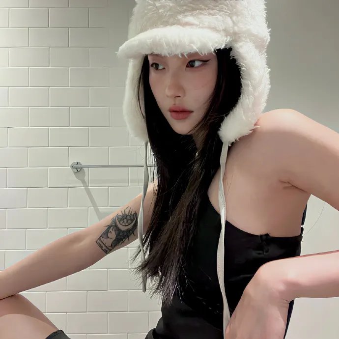 莉香:自称28岁的纯爱怪兽